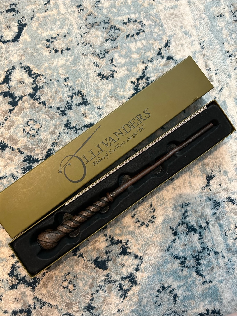 Wizarding World of Harry Potter Ollivanders Interactive Wand Willow 5